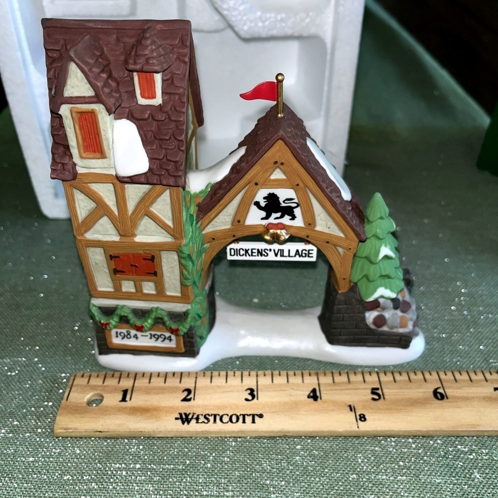 NIB Dept 56 Dicken's Village Series, 10th Anniversary 1984~1994 "Postern" - Picture 3 of 7